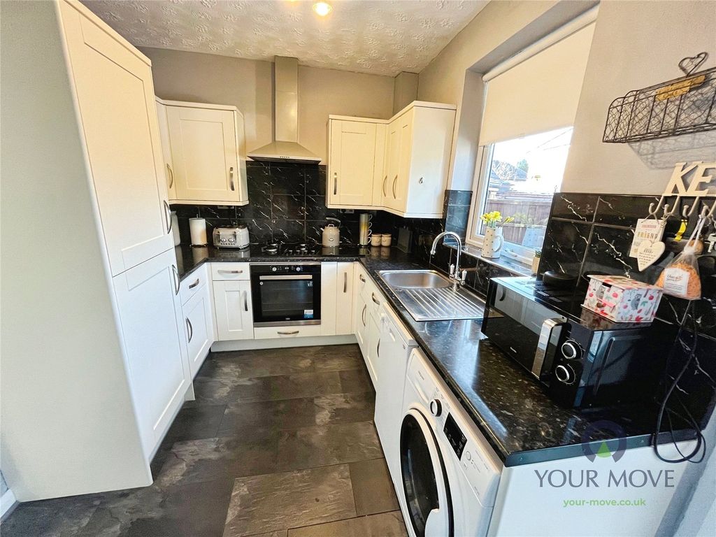 Property photo 2 of 17 Kitchen