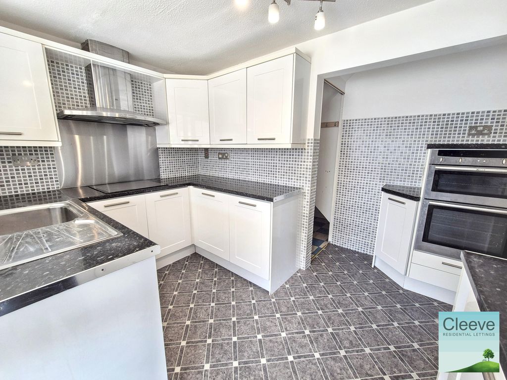 Property photo 3 of 16 1000100993
