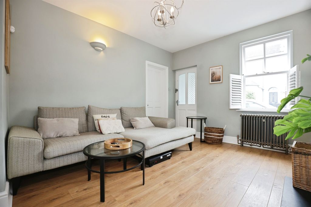 Property photo 3 of 12