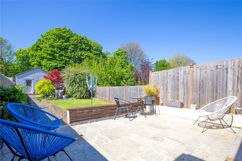 Property photo 3 of 23 Picture No. 17
