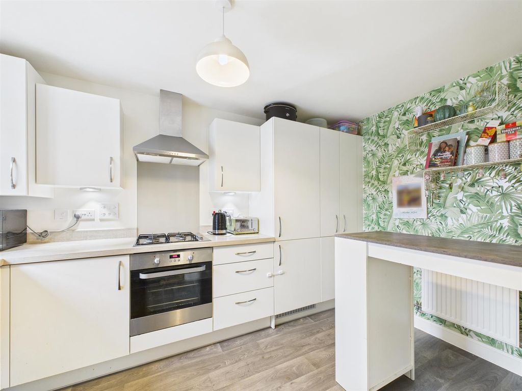 Property photo 3 of 13 Cam02435G0-Pr0101-Still003.Jpg