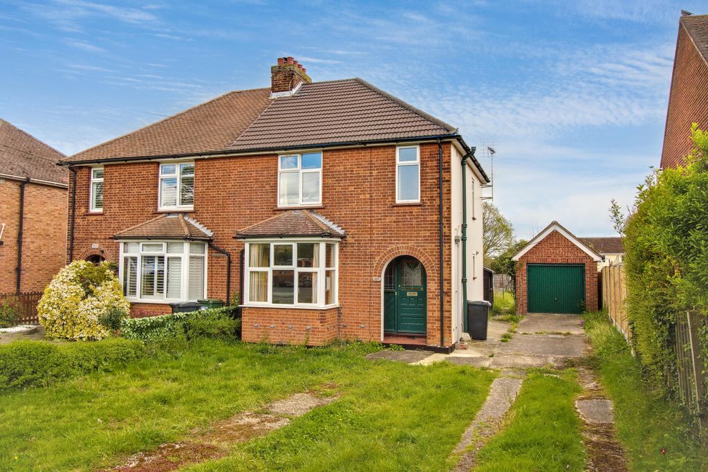 Property photo 1 of 14 227 Notley Road, Braintree, CM7 1Hg