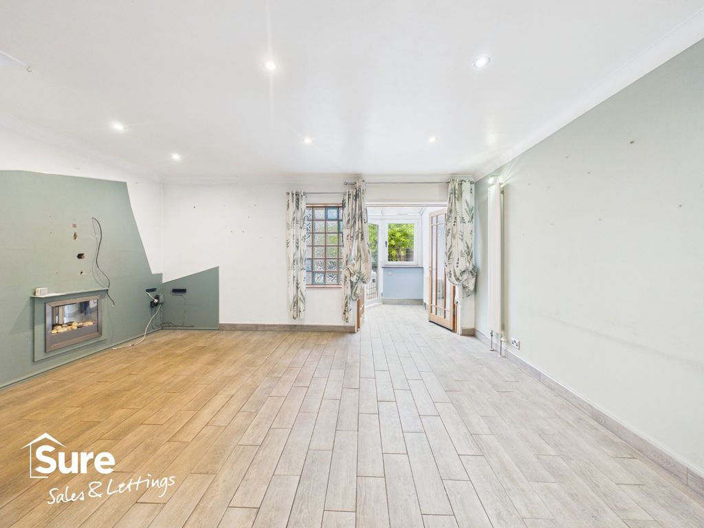 Property photo 1 of 15 5164310