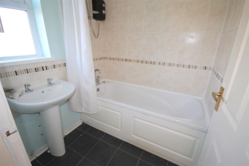 Property photo 2 of 14 Bathroom.Jpg