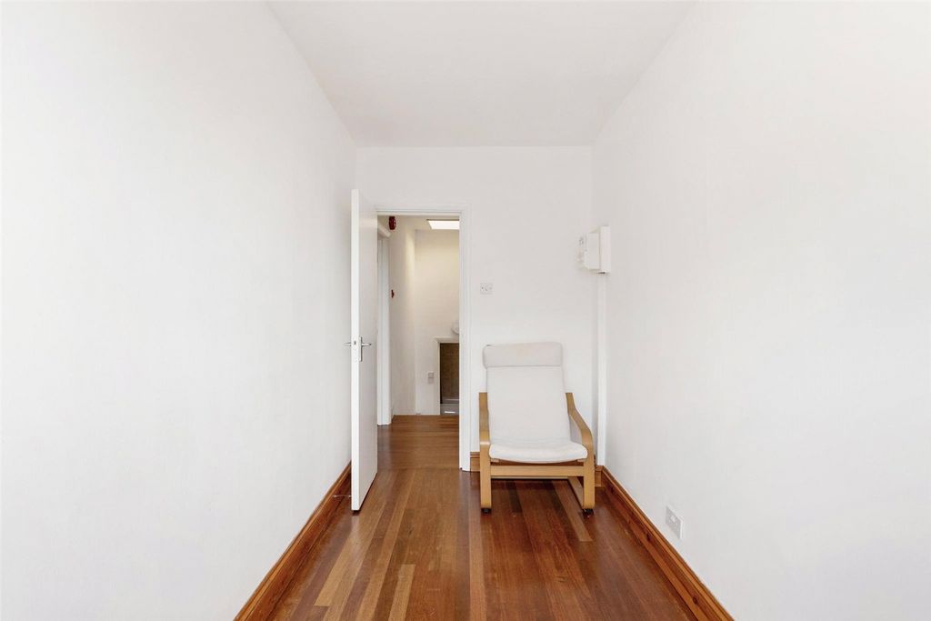 Property photo 3 of 20 Picture No. 05