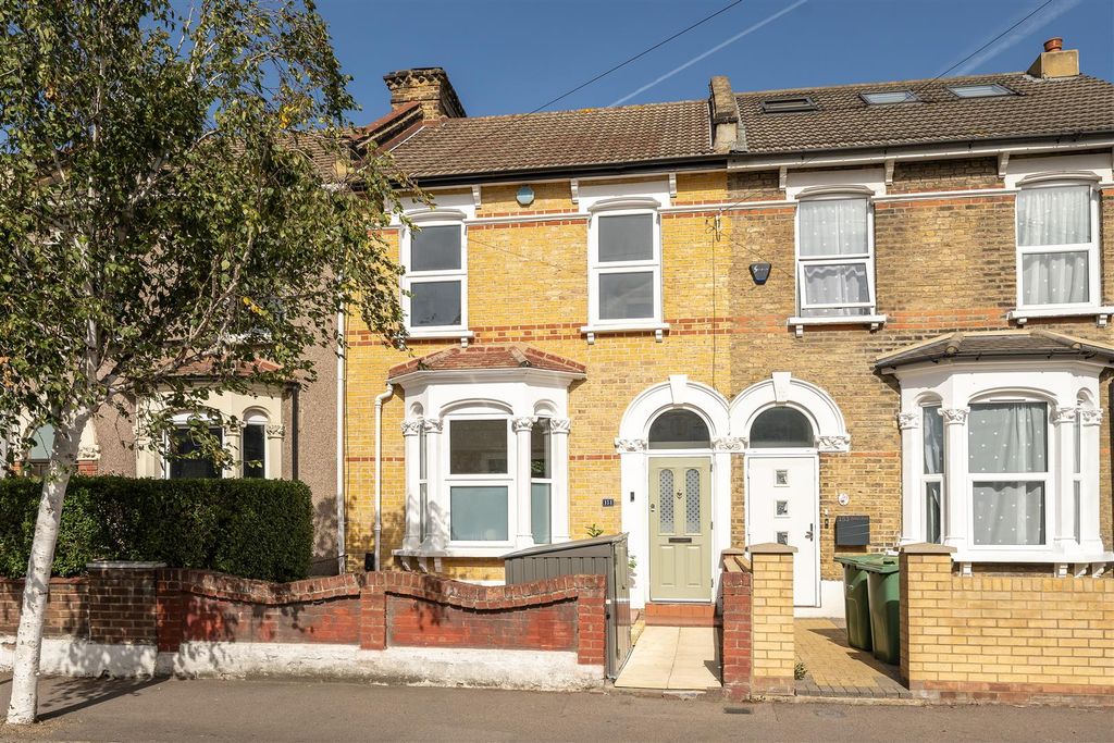 Property photo 1 of 31 Sebert Road, E7