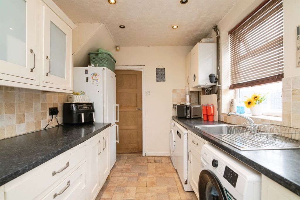 Property photo 2 of 17