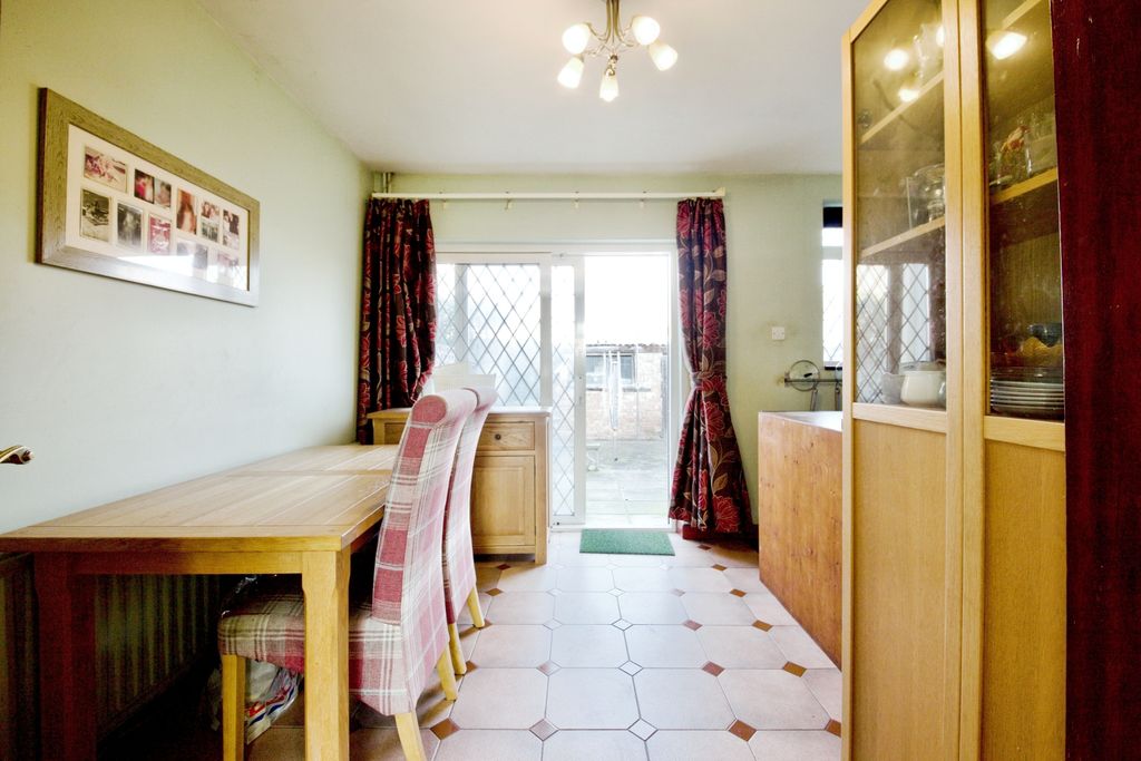 Property photo 3 of 16