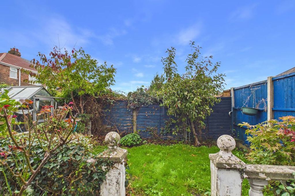 Property photo 3 of 15 Garden