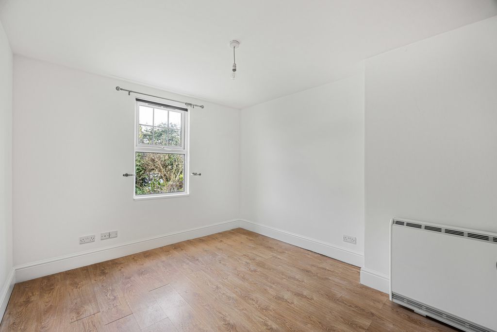 Property photo 3 of 12 18_71231