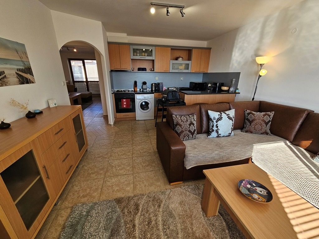 Property photo 2 of 31