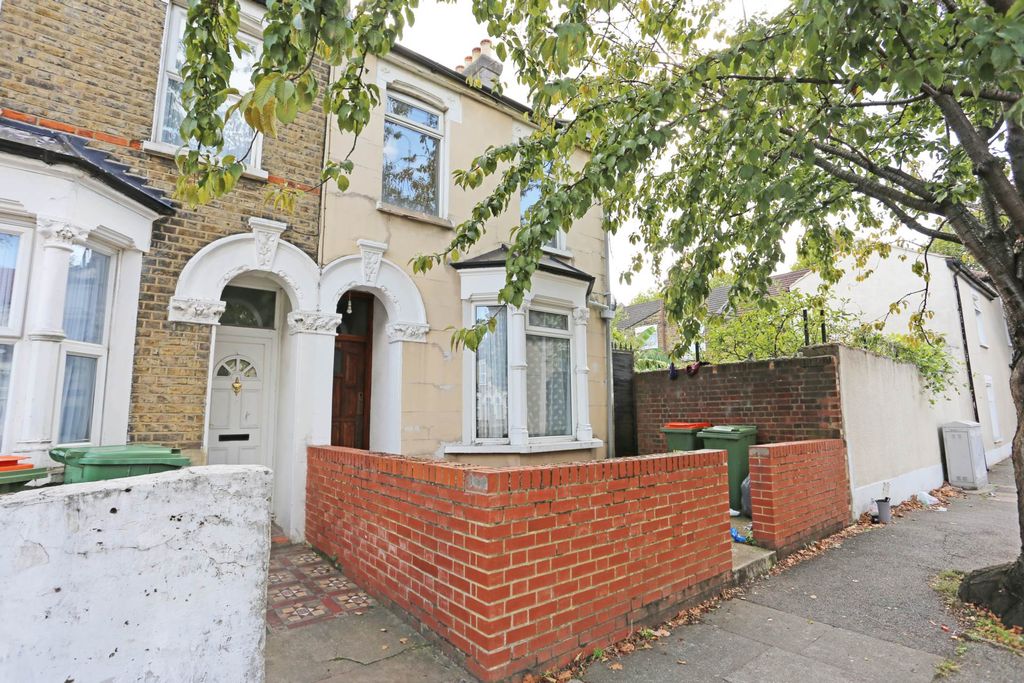 Property photo 1 of 11
