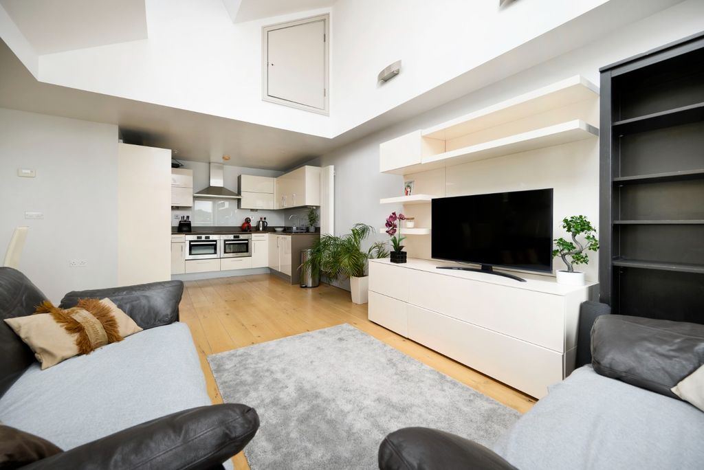 Property photo 1 of 13 4208062