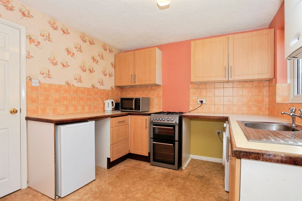 Property photo 2 of 25 Kitchen