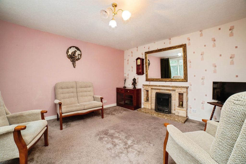 Property photo 3 of 16 Pbox-Img.Jpg