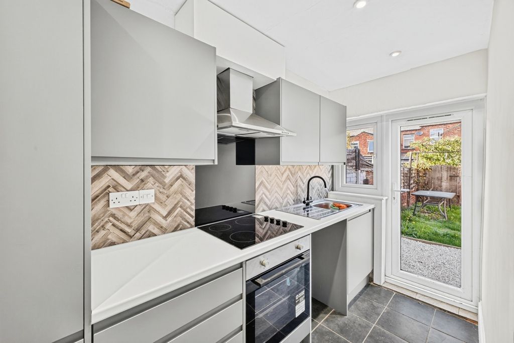 Property photo 3 of 19 Pbox-Img.Jpg
