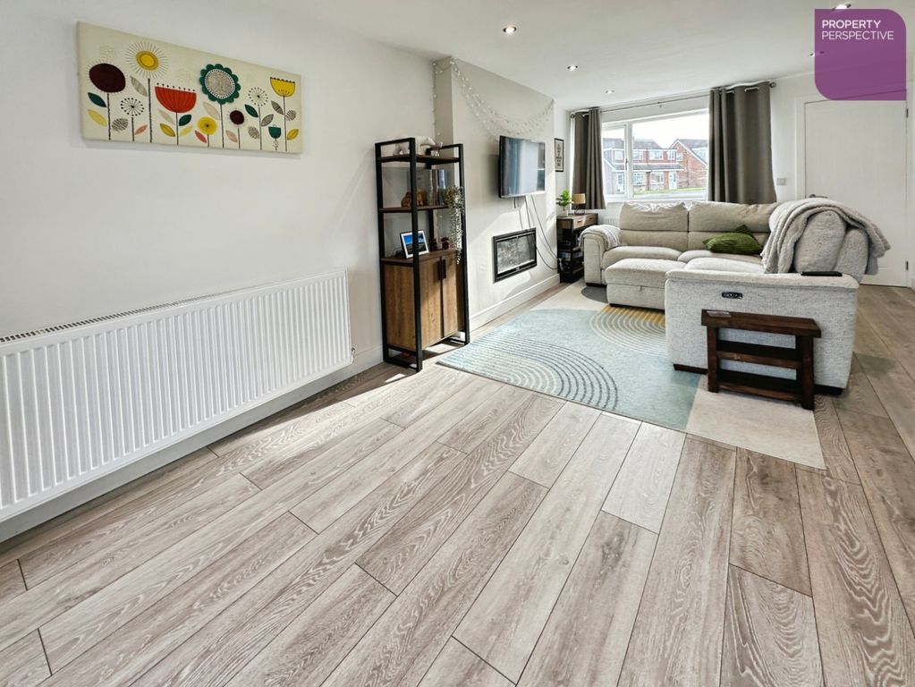 Property photo 3 of 15 Lounge Area