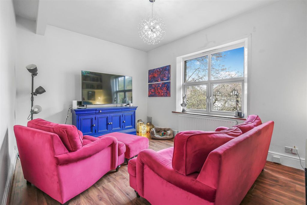 Property photo 2 of 19 1562573819-11.Jpg