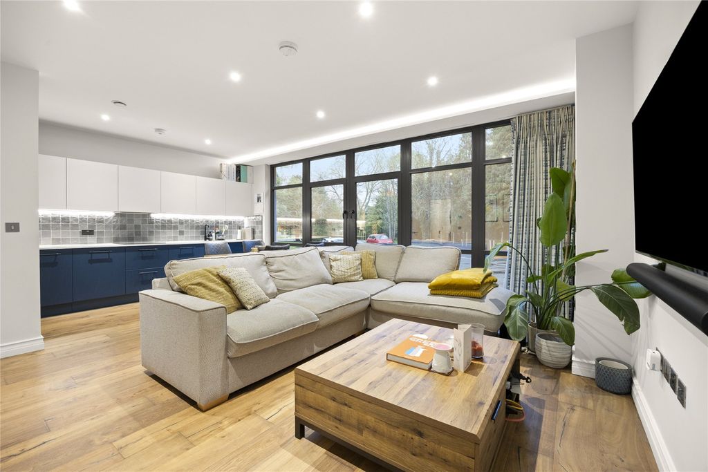 Property photo 1 of 15 Picture No. 21