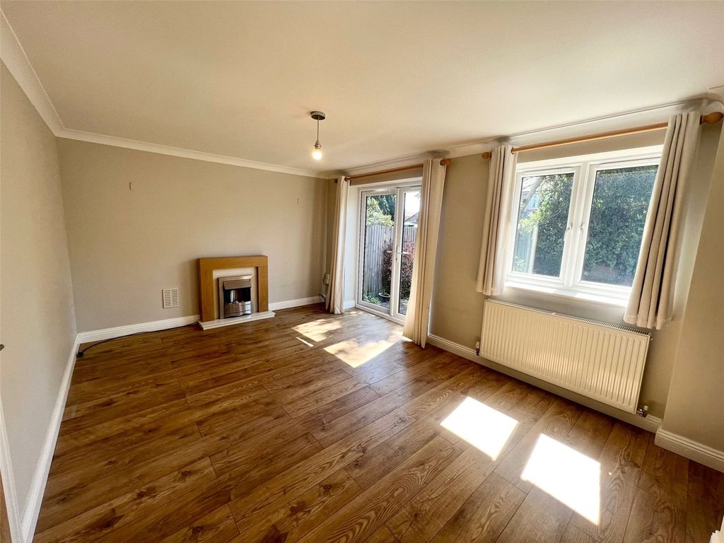 Property photo 2 of 12 Picture No. 18