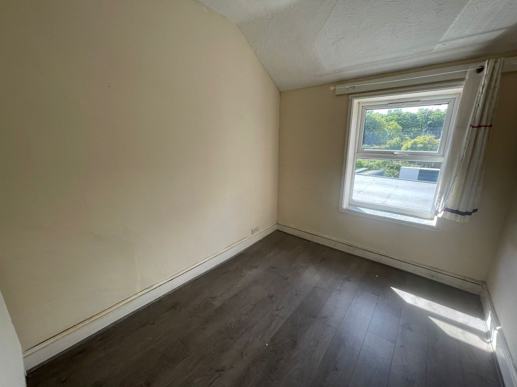 Property photo 1 of 3