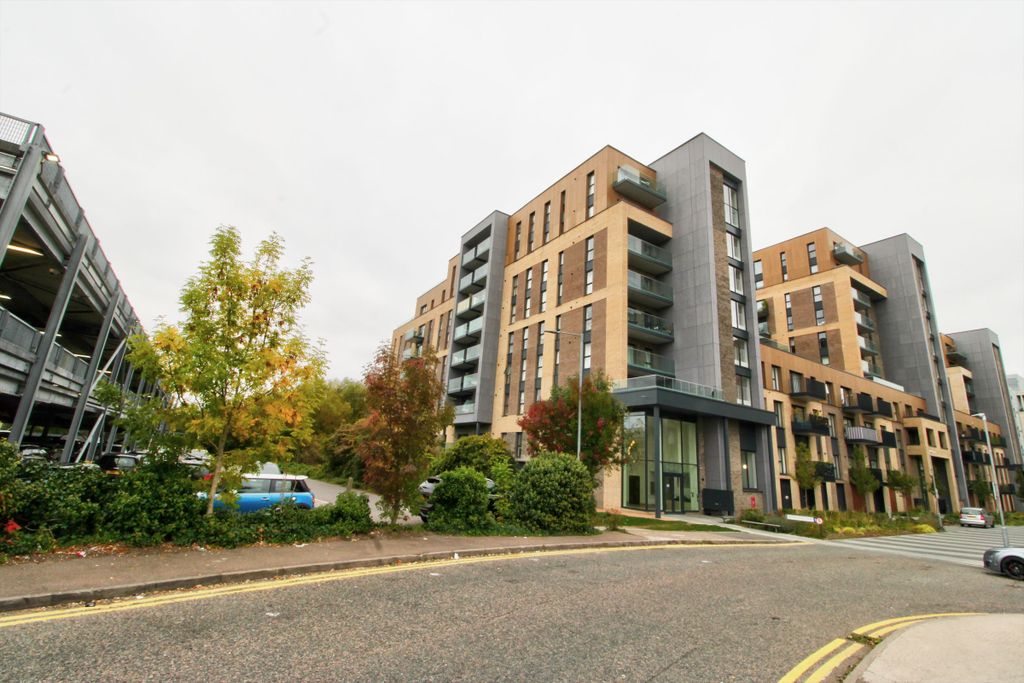 Property photo 1 of 24