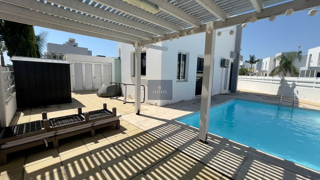 Property photo 1 of 28