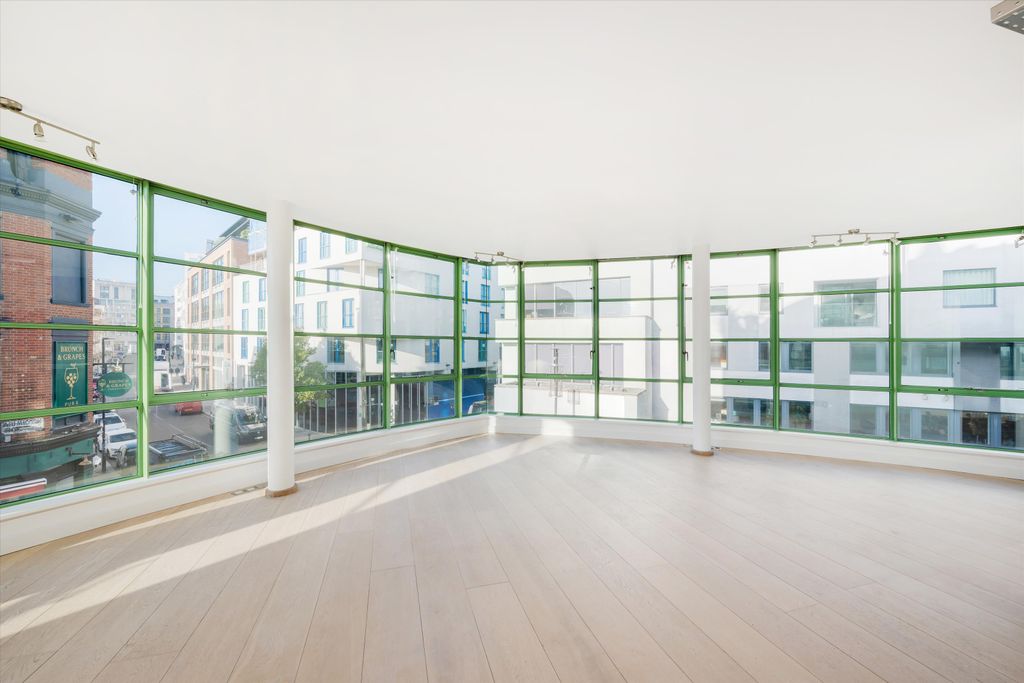 Property photo 2 of 9 Image