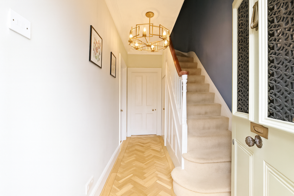 Property photo 2 of 22 Entrance Hall