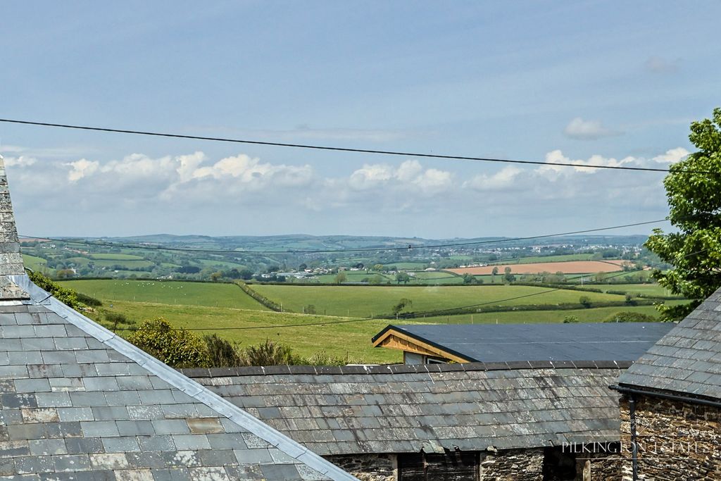 Property photo 1 of 34 4513201