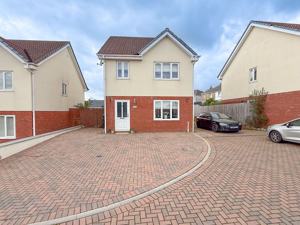 Property photo 1 of 33