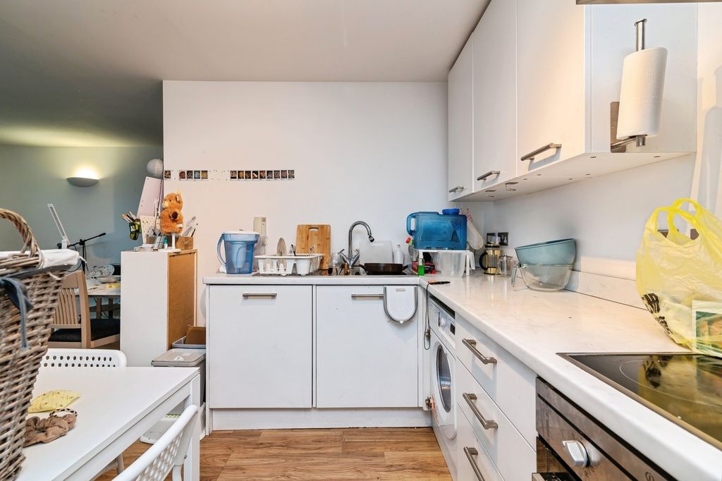 Property photo 2 of 10 Pbox-Img.Jpg