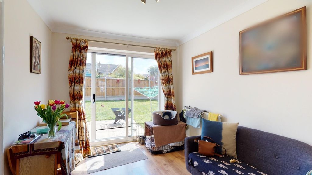 Property photo 3 of 12 Picture 3