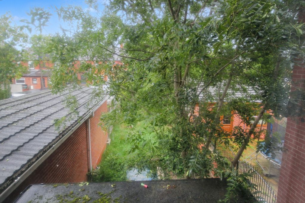 Property photo 2 of 5 53 Clarkson Street, Dewsbury, West Yorkshire  Wf13 3Dr