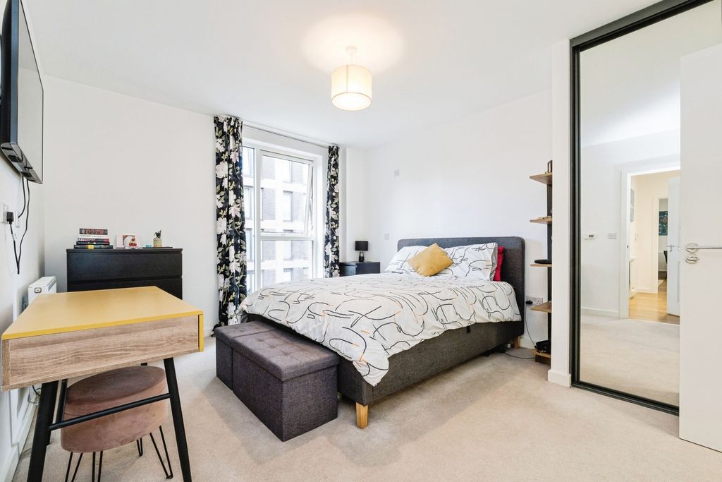 Property photo 3 of 19 Pbox-Img.Jpg