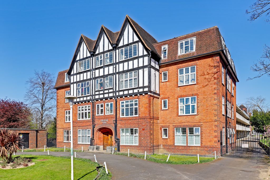 Property photo 1 of 14 15-8c5Djhile - 61 Streatham Close - 43