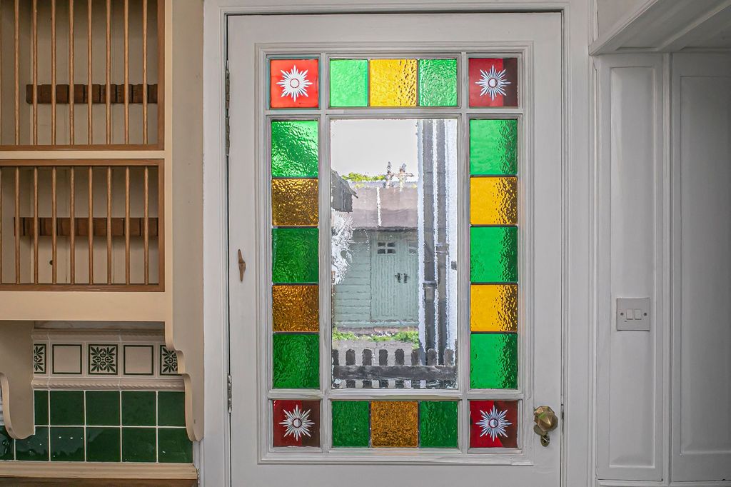 Property photo 2 of 37