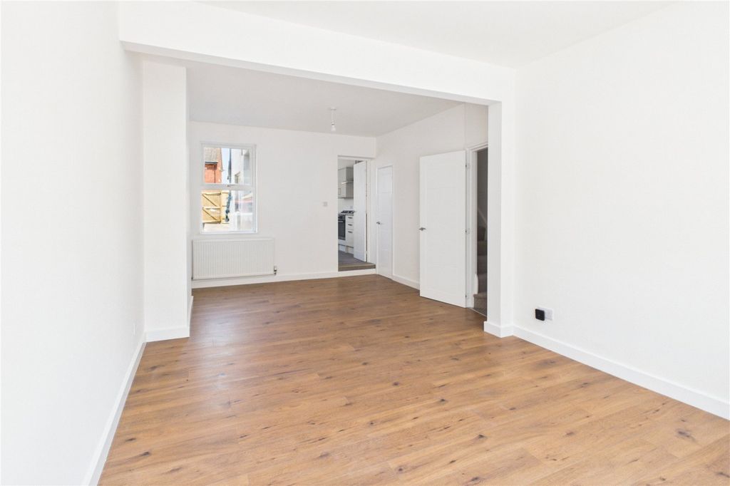 Property photo 2 of 11 Picture No. 02