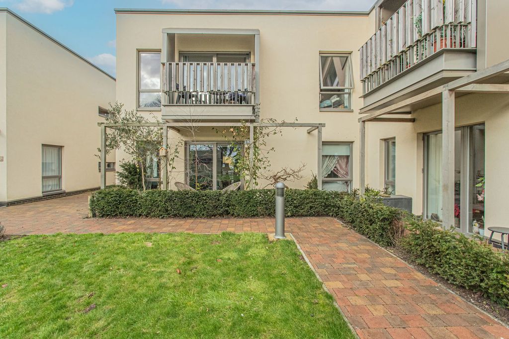 Property photo 1 of 18