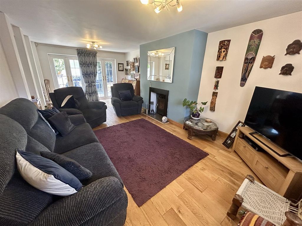 Property photo 3 of 16 Living Room