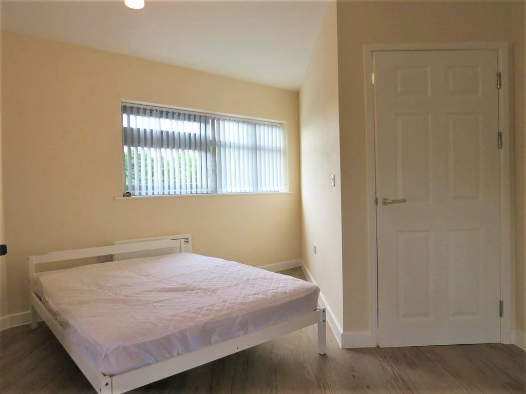 Property photo 3 of 8 Bedroom 3