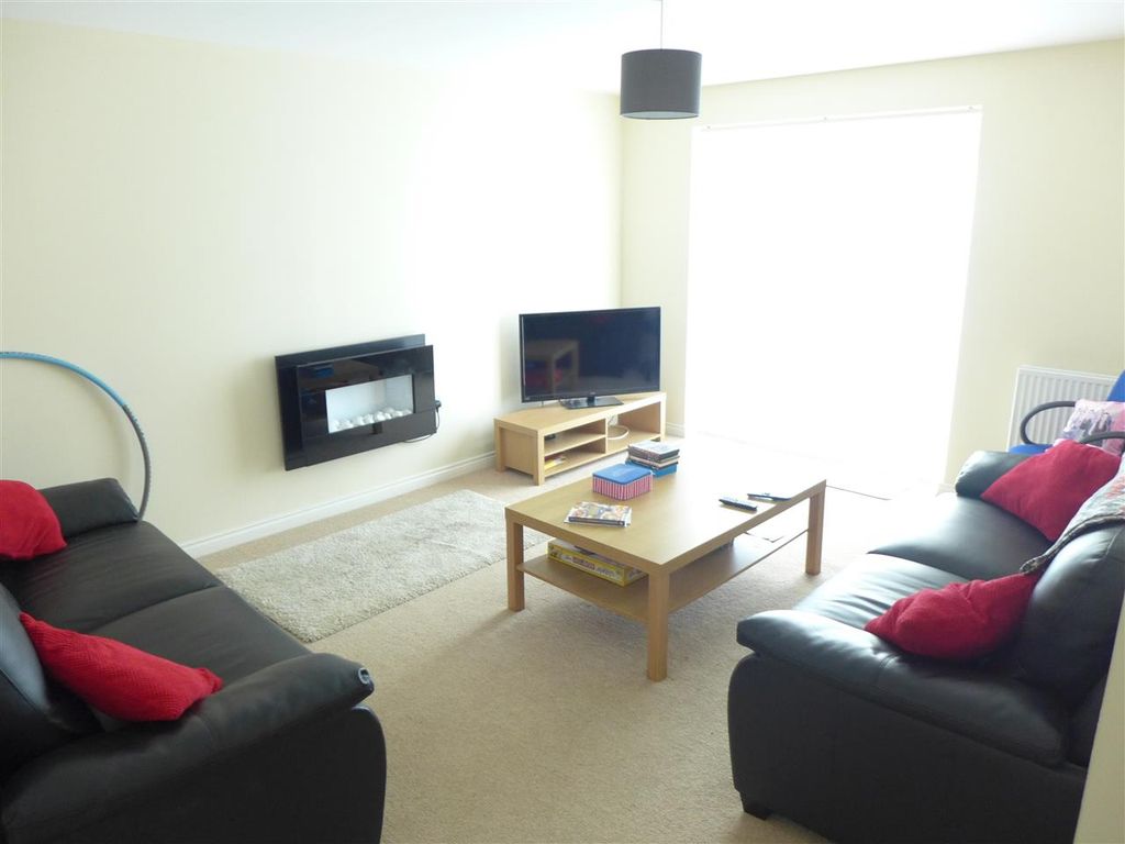 Property photo 2 of 9