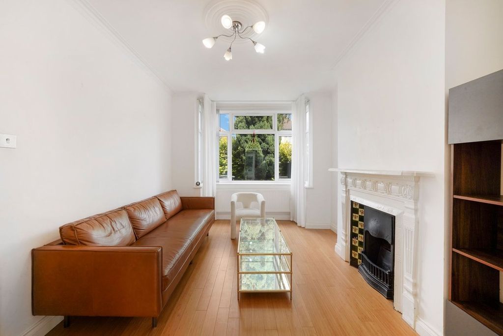 Property photo 3 of 19
