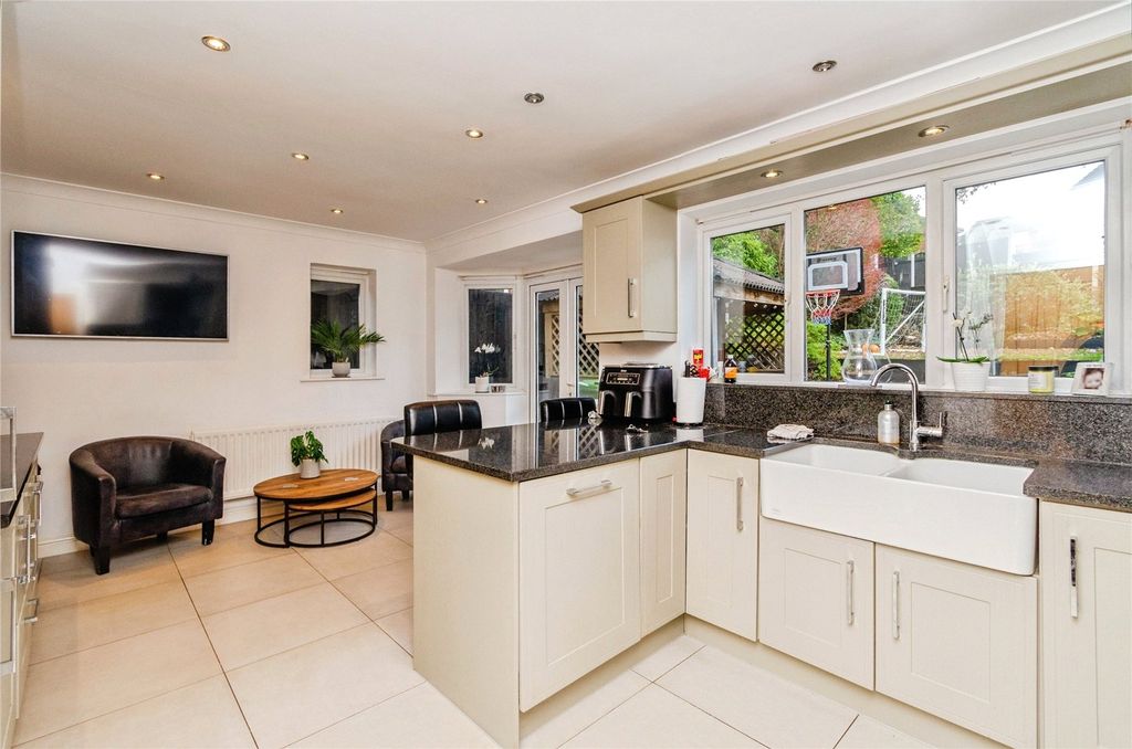 Property photo 2 of 27 Picture No. 07