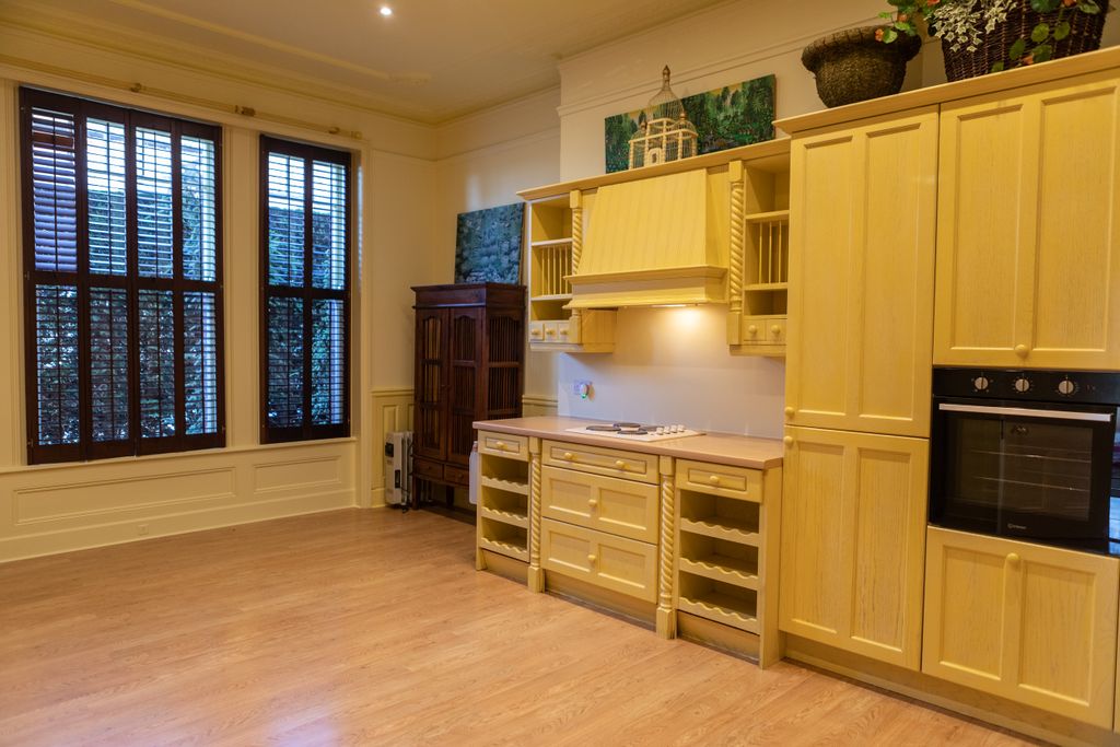 Property photo 2 of 7 Kitchen 