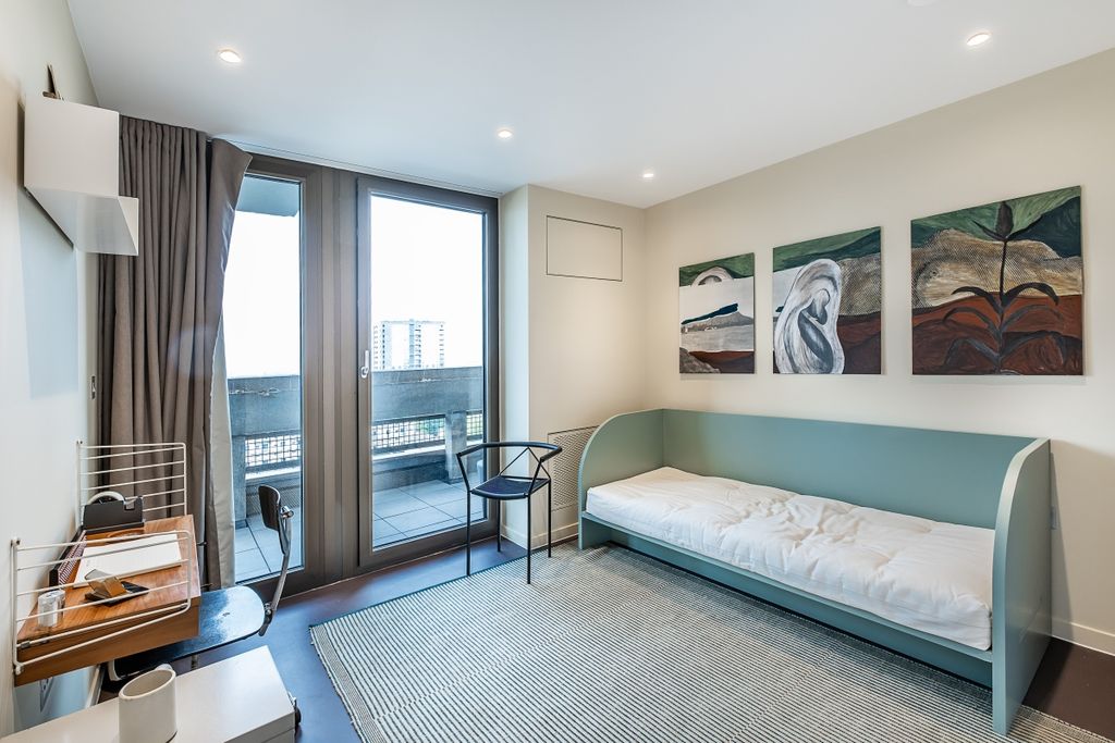 Property photo 1 of 10 83 Balfron Tower,...