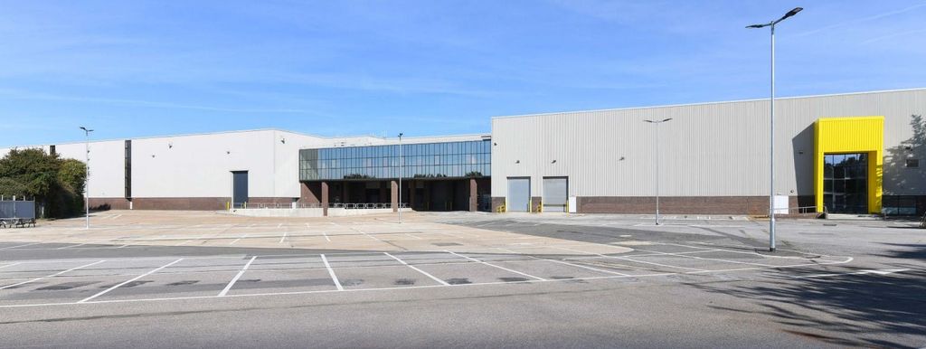 Property photo 2 of 9 Faraday261A.Jpg