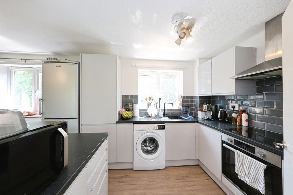 Property photo 2 of 16 Pbox-Img.Jpg