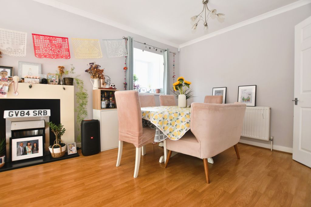 Property photo 3 of 26 7