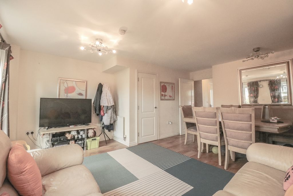 Property photo 3 of 9 2-Img_8647